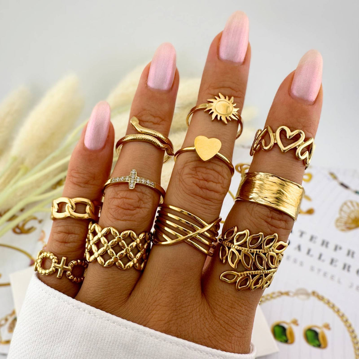 Veda dainty ring
